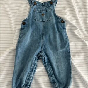 GAP Blue Denim Kids Overalls 12-18 m new without tags